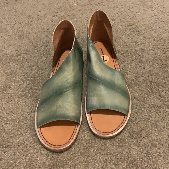 Sandals - Picture 5 of 5